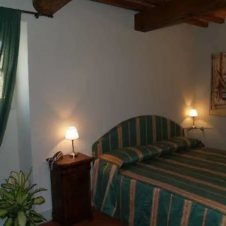 Frühstückspension Luxury In The Center Of Rome 3*